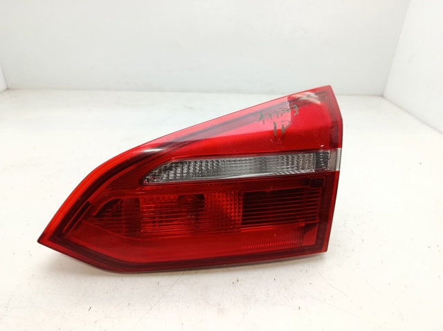 Kupić Lampa zespolona tylna prawa Ford Focus III CB8 w dobrej cenie