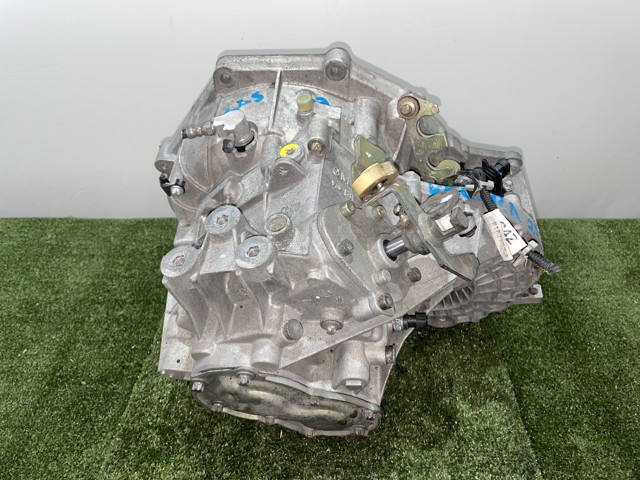 Mechaniczna skrzynia biegów w komplecie F23 OPEL