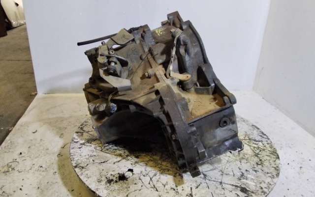 Mechaniczna skrzynia biegów w komplecie F23 OPEL