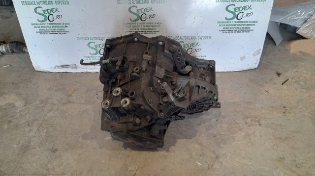 Mechaniczna skrzynia biegów w komplecie F23 OPEL