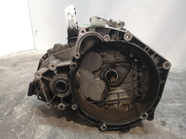 Mechaniczna skrzynia biegów w komplecie F40 OPEL