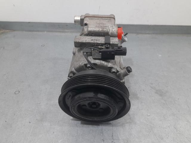 Sprężarka klimatyzacji F500AN8CA03 HYUNDAI