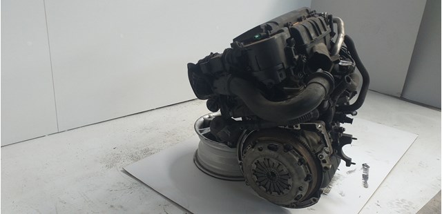 Silnik w komplecie F6JA FORD