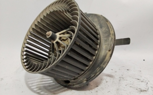 Silniczek wentylatora nagrzewnicy (ogrzewacza wnętrza) F983228M VAG