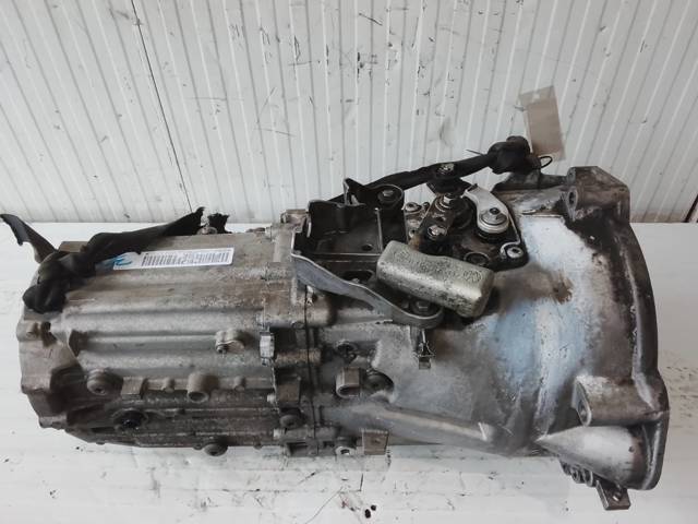 Mechaniczna skrzynia biegów w komplecie FEA VAG