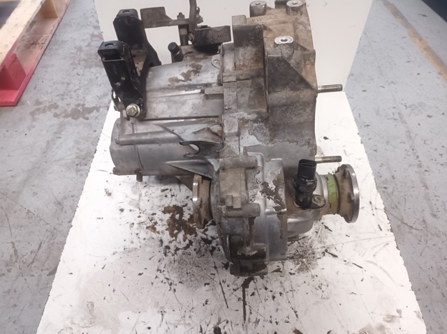 Mechaniczna skrzynia biegów w komplecie FNK VAG
