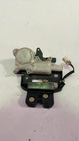 Zamek klapy bagażnika (3/5 drzwi tylnych) G22C56820A MAZDA