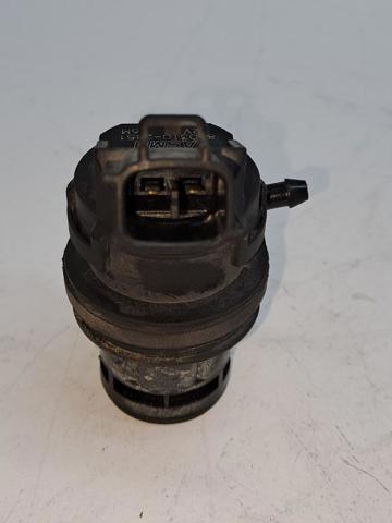 Pompka spryskiwacza szyby przedniej Mazda 6 GG