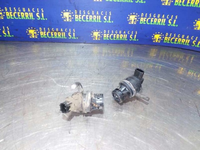 Pompka spryskiwacza szyby przedniej Mazda 6 GG