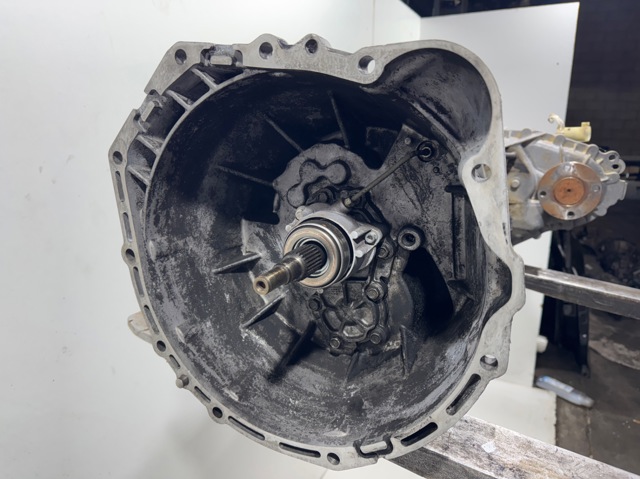 Mechaniczna skrzynia biegów w komplecie SsangYong Rexton 1 RJN