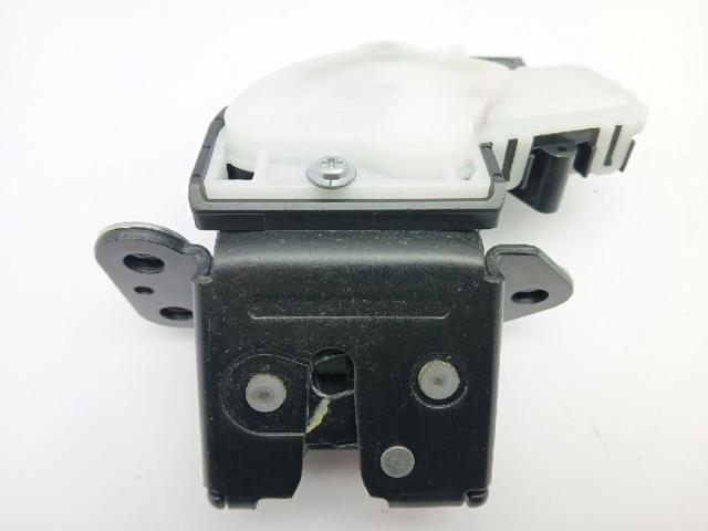 Zamek klapy bagażnika (3/5 drzwi tylnych) G33M62310B MAZDA