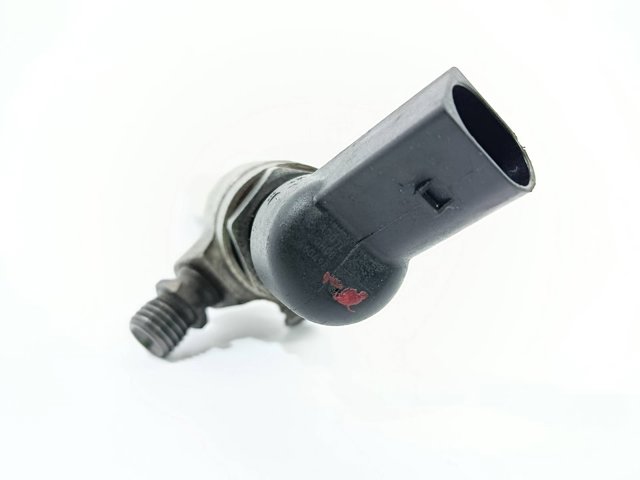 Wtryskiwacz paliwa G4D39K546AA LAND ROVER