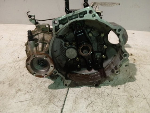 Mechaniczna skrzynia biegów w komplecie GGV VAG