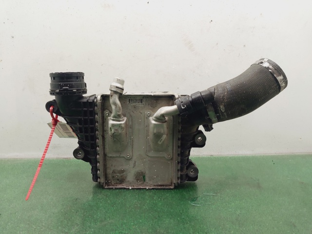 Chłodnica intercoolera GJ329L440AD JAGUAR