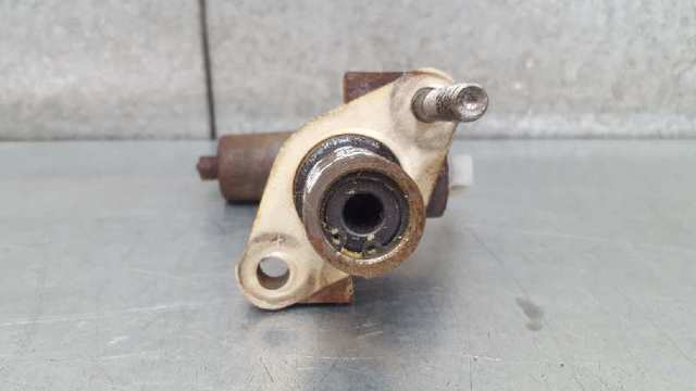 Cylinder sprzęgła główny GJ6A41990A MAZDA