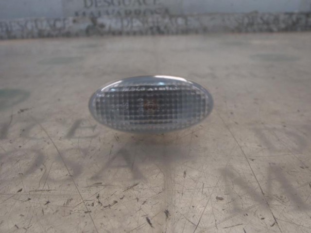 Powtarzacz kierunkowskazu na błotniku GJ6A51120C MAZDA