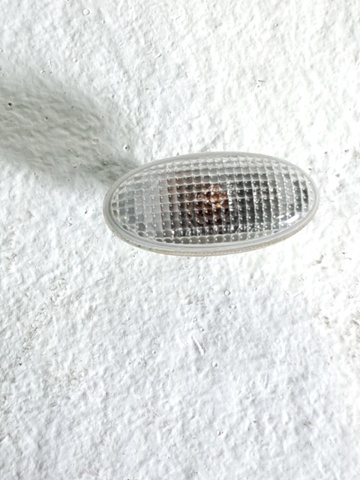 Powtarzacz kierunkowskazu na błotniku GJ6A51120C MAZDA