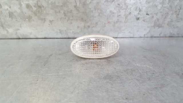 Powtarzacz kierunkowskazu na błotniku GJ6A51120E MAZDA