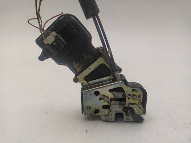 Zamek drzwi przednich prawych GJ6A58310D MAZDA