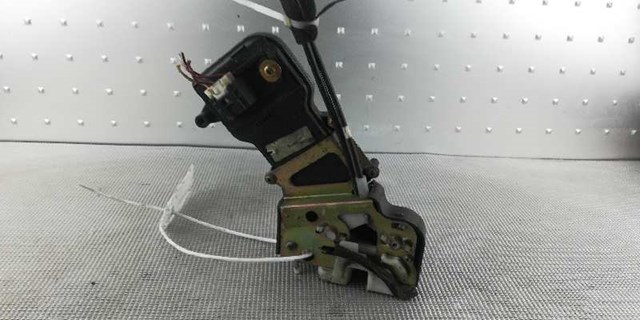 Zamek drzwi tylnych prawych GJ6A72310G MAZDA