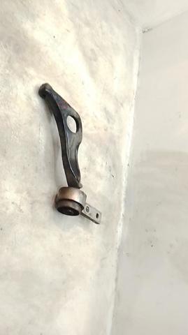 Wahacz zawieszenia przedniego dolny prawy GS1D34300K MAZDA
