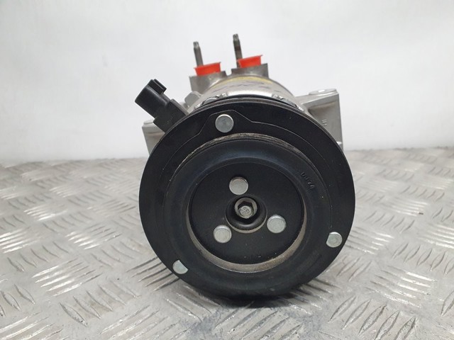 Sprężarka klimatyzacji GV6119D629CC FORD