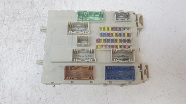 Skrzynka bezpieczników GV6T14A073EJ FORD