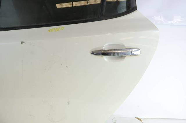 Kupić Drzwi tylne lewe Nissan LEAF  ZE0U w dobrej cenie