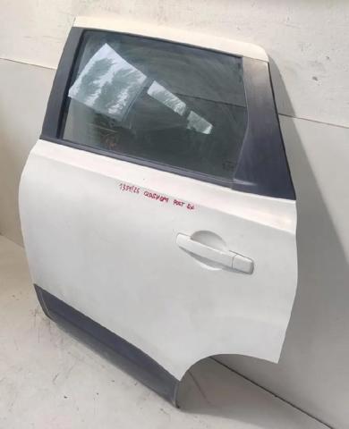 Kupić Drzwi tylne lewe Nissan Qashqai  J10 w dobrej cenie