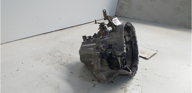 Kupić  Yaris  SP90