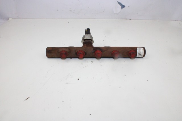 Regulator ciśnienia paliwa w listwie paliwowej H8200701690 RENAULT