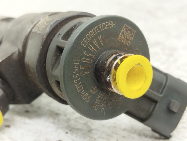 Wtryskiwacz paliwa H8201108033 RENAULT