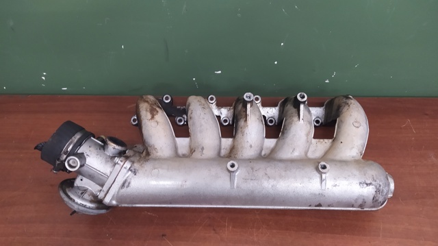 Kolektor ssący Land Rover Discovery 2 LJ ,LT