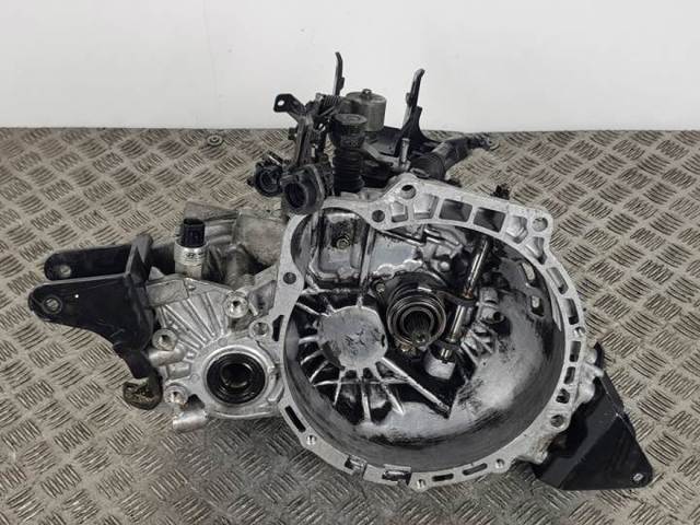 Mechaniczna skrzynia biegów w komplecie J21873 HYUNDAI