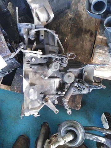 Mechaniczna skrzynia biegów w komplecie J31973 HYUNDAI