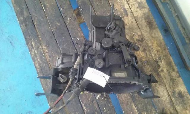Mechaniczna skrzynia biegów w komplecie J31973 HYUNDAI