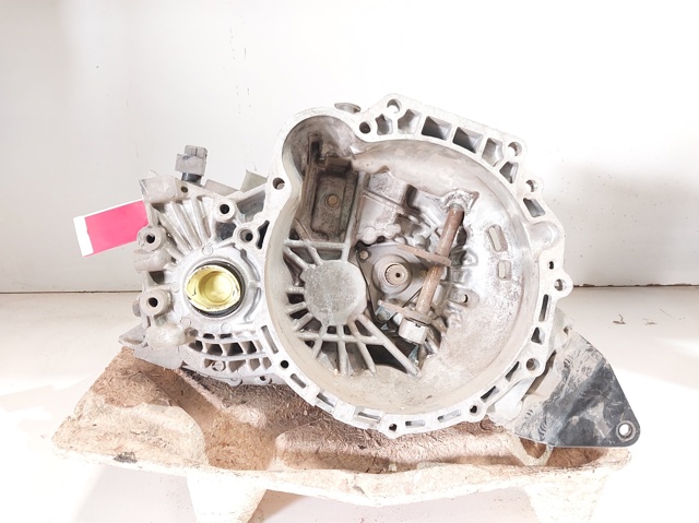 Mechaniczna skrzynia biegów w komplecie J31973 HYUNDAI