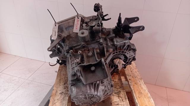 Mechaniczna skrzynia biegów w komplecie J31973 HYUNDAI