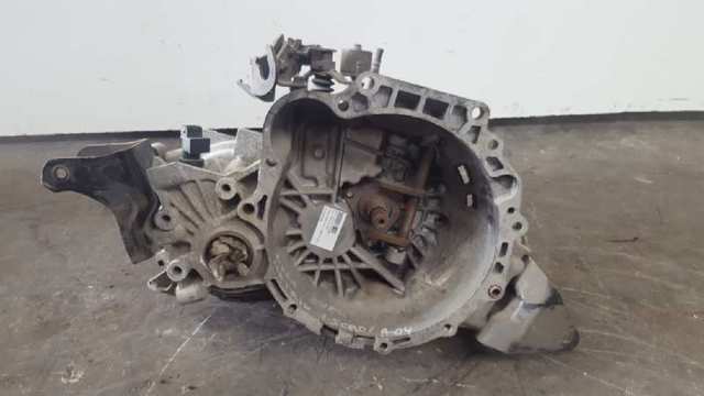Mechaniczna skrzynia biegów w komplecie J41973 HYUNDAI