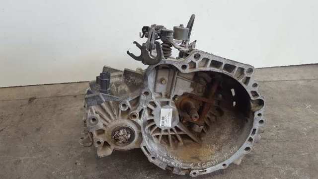 Mechaniczna skrzynia biegów w komplecie J41973 HYUNDAI