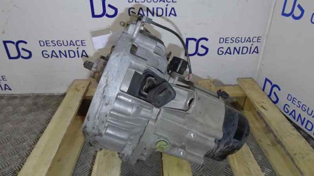 Mechaniczna skrzynia biegów w komplecie JB1052 RENAULT