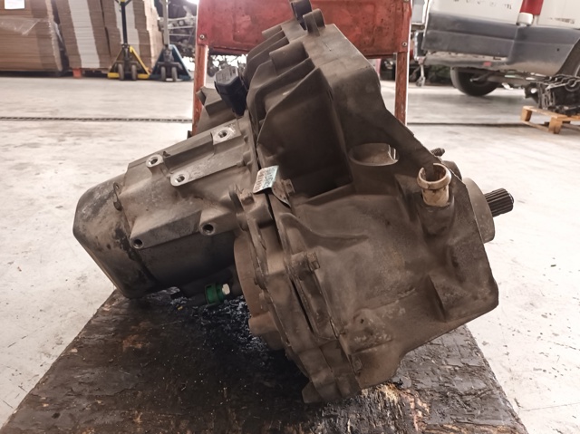 Mechaniczna skrzynia biegów w komplecie JB1053 RENAULT