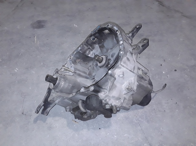 Mechaniczna skrzynia biegów w komplecie JB1186 RENAULT