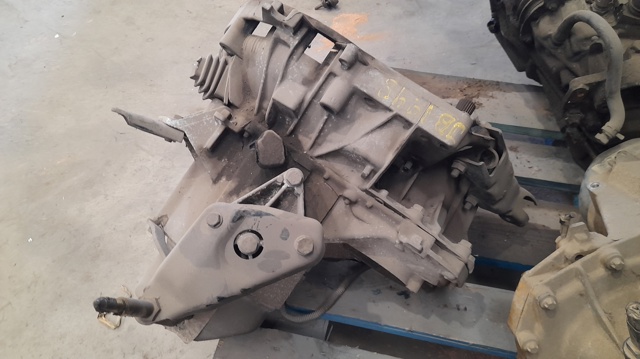 Mechaniczna skrzynia biegów w komplecie JB1948 RENAULT