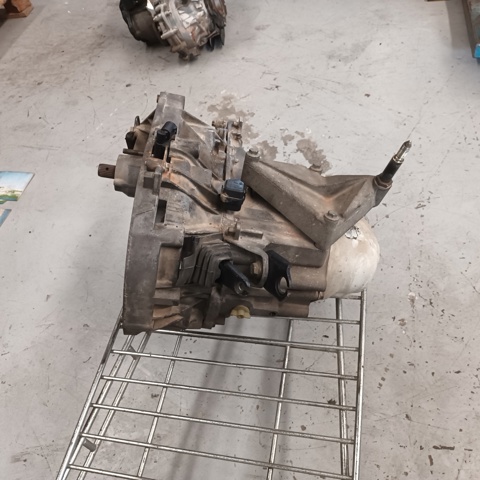 Mechaniczna skrzynia biegów w komplecie Renault Megane JA0, JA1