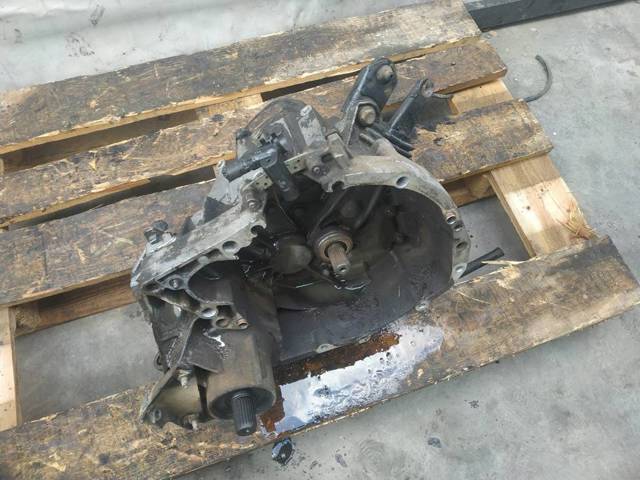 Mechaniczna skrzynia biegów w komplecie JC5128 RENAULT