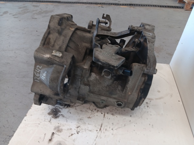 Mechaniczna skrzynia biegów w komplecie JCR VAG