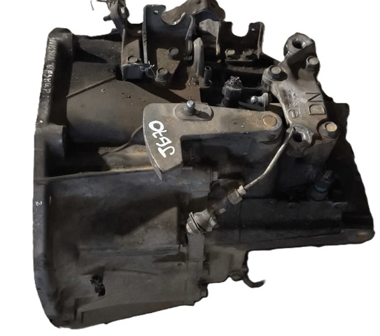 Mechaniczna skrzynia biegów w komplecie JG70 NISSAN