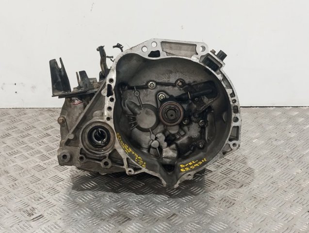 Mechaniczna skrzynia biegów w komplecie JH3103 NISSAN