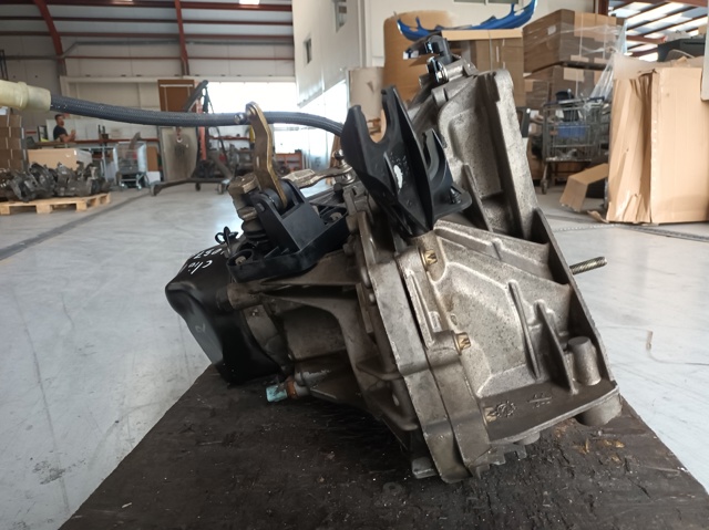 Mechaniczna skrzynia biegów w komplecie JH3128 RENAULT
